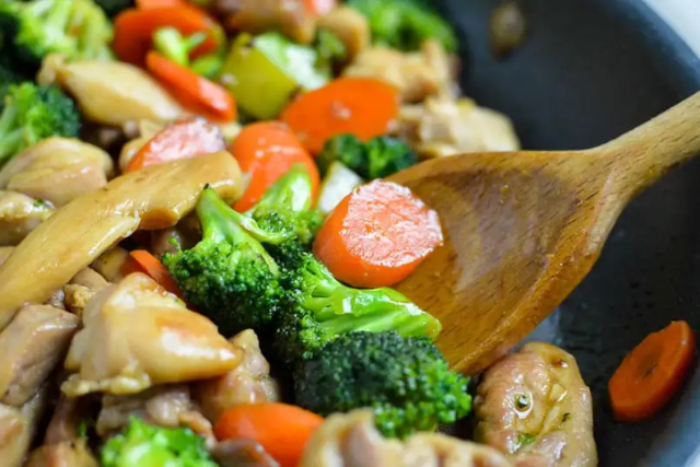 Ginger Chicken With Broccoli